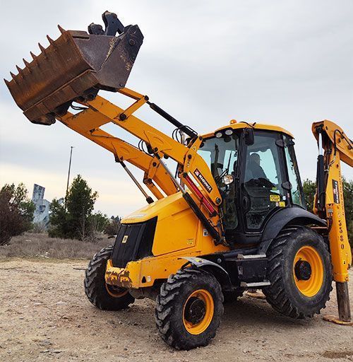 Backhoe loaders rental – Maquinza